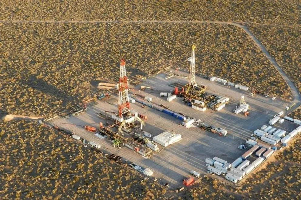 La producción de petróleo volvió a marcar un hito durante julio con un triple récord histórico impulsado por el desarrollo de Vaca Muerta. 